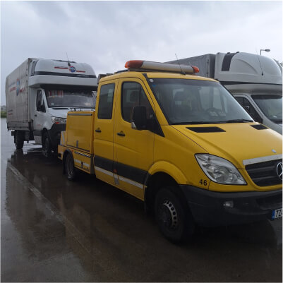 odtah nákladního vozu